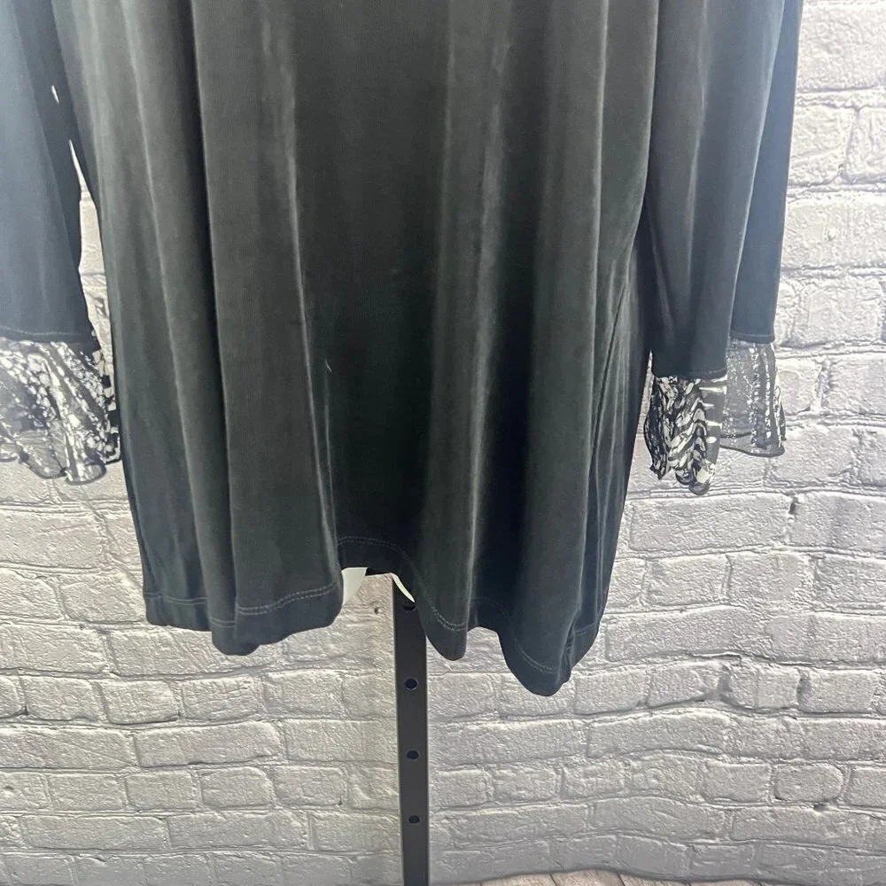 Chico's Travelers Shirt Slinky V-Neck Ruffle Trim Black Size 3 XL 16 - Picture 6 of 8